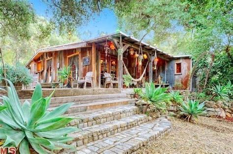Green Queen Daryl Hannah Lists Hippie Hideaway For 5m Curbed Eco