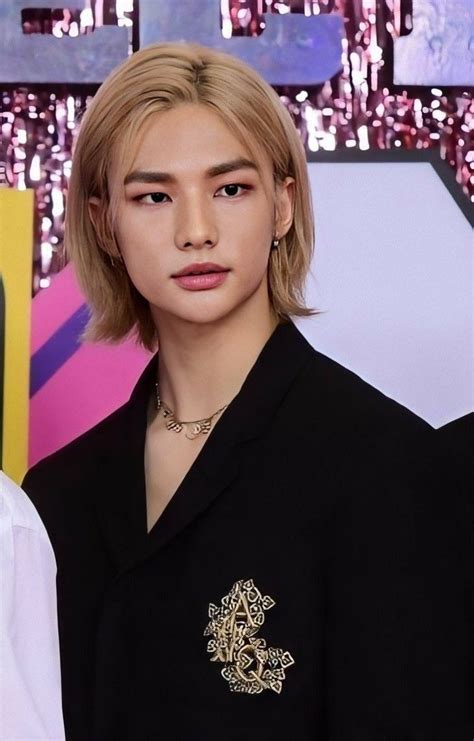 Lub gdzie hyunjin przypadkiem odkrywa drugie oblicze cichego chłopaka z jego szkoły. Hyunjin skz incon in 2020 | Long hair styles, Celebrities ...