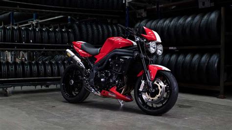 They may not reflect real driving results. 2021 Triumph Speed Triple 1200 RS Guide • Total Motorcycle