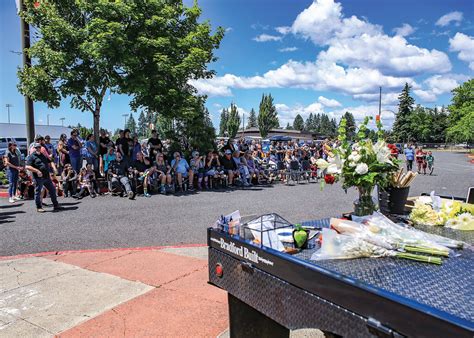 Memorial honors Battle Ground jazz band drummer who died as parents