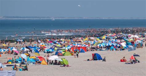 Voor de nieuwe meetstations worden 200 meter diepte gaten geboord. Zo heet was het vrijdag al in Zeeland. Maar dit weekend ...