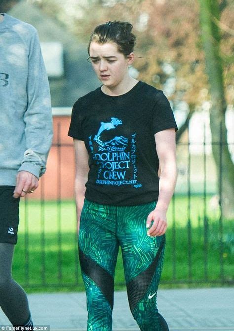 Game Of Thrones Star Maisie Williams Goes For A Jog Maisie Williams