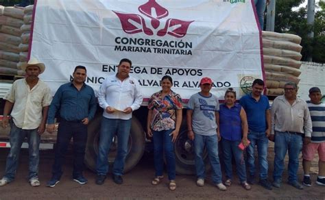 Congregación Mariana Trinitaria Entrega Cemento Y Mortero