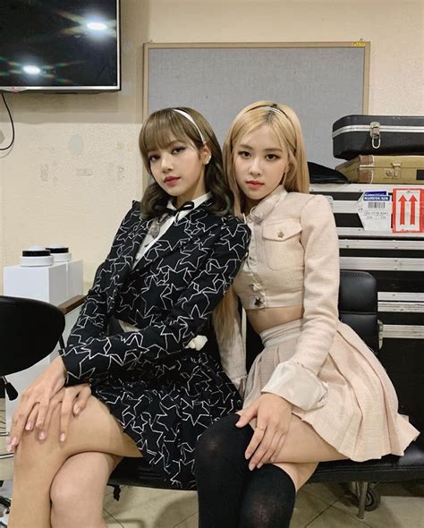 Blackpinks Rosé And Lisa Are Making Fans Melt With Their Sweet Meet Up