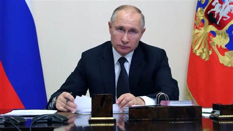 Дмитриј Песков: Владимир Путин ће примити вакцину 
