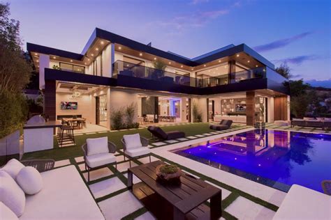 Modern House And Backyard Hgtv