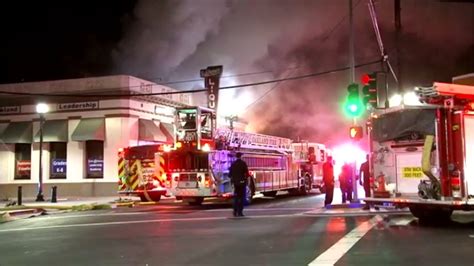 Crime Scene Turns Into Two Alarm Fire At Oakland Liquor Store Abc7