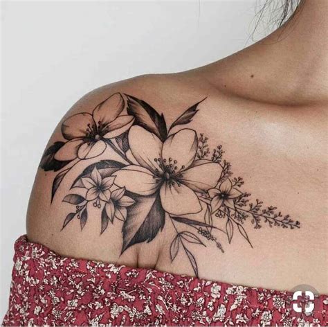 Das Trendige Blumen Tattoo Die Schönsten Motive Und Designs