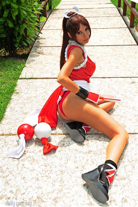 Mai Shiranui From King Of Fighters Daily Cosplay Com