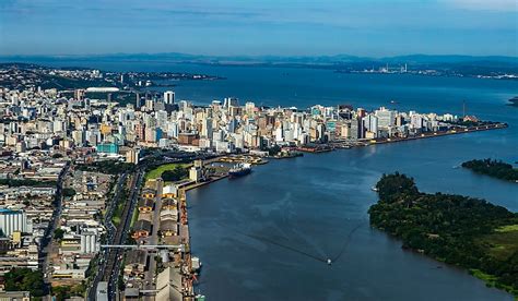 Ubicada en la confluencia de cinto ríos, es un centro industrial de primera línea. Porto Alegre - The Capital Of The Rio Grande do Sul State ...
