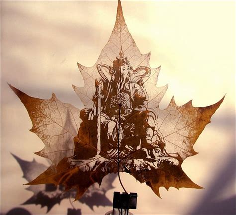 Leaf Carving Art That Comes With Autumn ‹ Page 3 Of 3