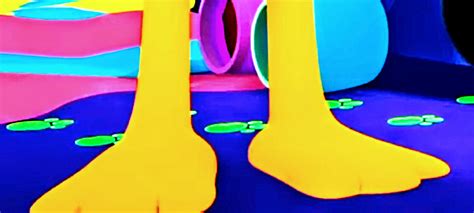 Minnie Bow Toons Daisy Duck Feet By Gamerbleyder On Deviantart