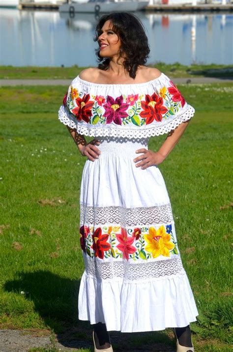 24 Fashionable Looks To Copy Now Vestidos Mexicanos Tradicionales