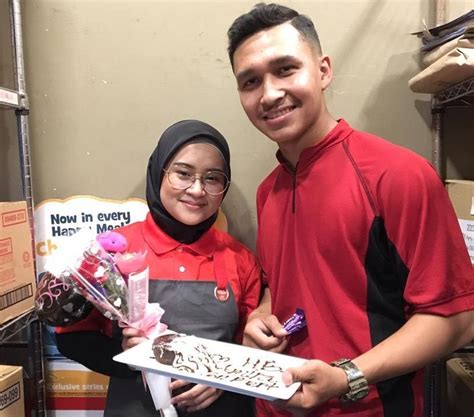 Asalkan ade matahari yang cukup ● peralatan hidroponik boleh tahan lama sehingga ke 5 tahun jika dijaga dengan baik ● hidroponik tanpa pam telah dijadikan silibus subjek. Rider kerja keras kumpul bajet kahwin, bakal isteri makin ...