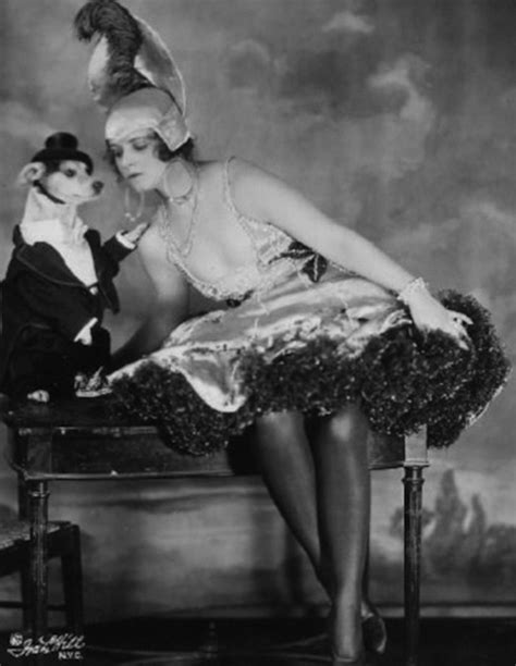 Very Odd And Funny Vintage Photos That Cannot Be Explained ~ Vintage
