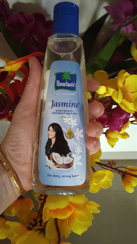 This oil is transparent and definitely has the fragrance of jasmine and it is very pleasant. Parachute Advansed Jasmine Hair Oil Reviews, Ingredients ...