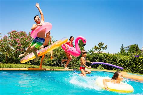 Make A Splash How To Plan A Pool Party