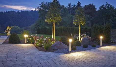 Passend zum sommer hat elgato mit eve flare ein tragbares moodlight vorgestellt, dem auch ein regenguss kugelförmige lampe auch für draußen. Privathaus Gartenbeleuchtung - Lichtblitz Mayen