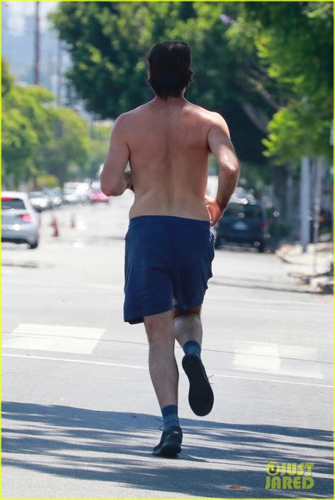 Zachary Quinto Goes Shirtless For A Run In L A Photo 4472064