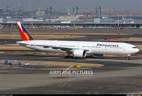 Rp C7781 Philippines Airlines Boeing 777 300er At Tokyo Haneda Intl