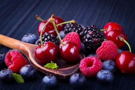 Download Cherry Blackberry Blueberry Raspberry Food Berry 4k Ultra Hd