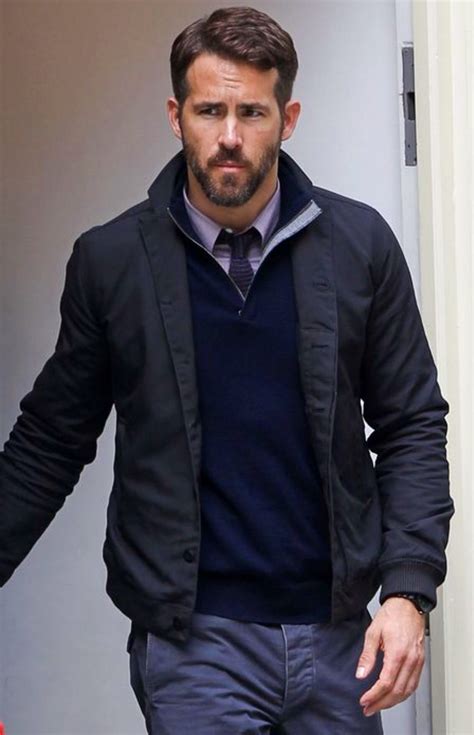 Ryan Reynolds Looking Serious While Filming In London Mens Outfits