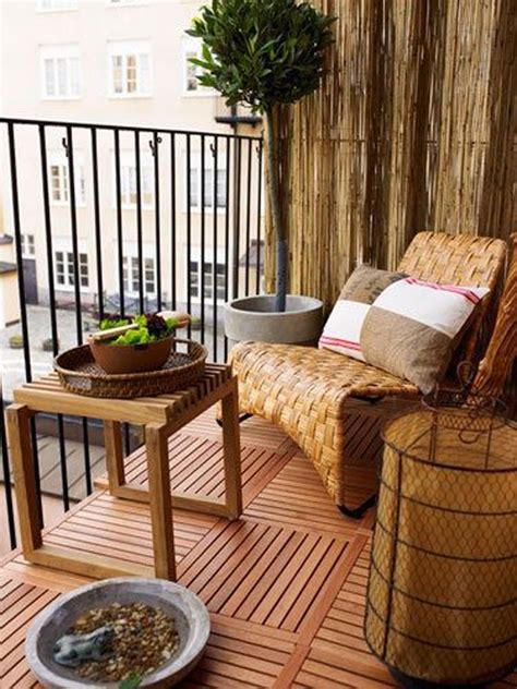 The direction your balcony faces is important when it comes to choosing the type of plants to incorporate in your urban paradise. 35 Small Balcony Gardens | Home Design And Interior
