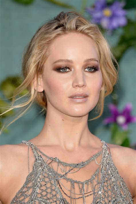 Jennifer Lawrences Top 10 Most Beautiful Hairstyles Vogue Paris