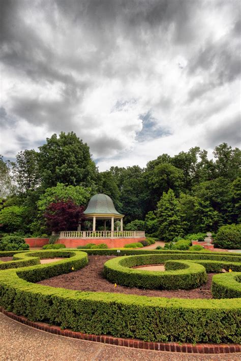 The missouri botanical garden was founded by botanist henry shaw in 1859, making it the oldest botanical garden in the u.s. Founded in 1859, the Missouri Botanical Garden was one of ...
