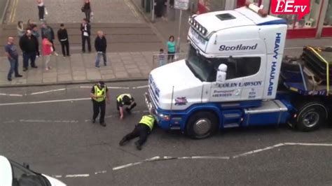 Man Arrested After Allegedly Crawling Under Lorry Youtube