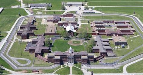 Answer Man: Reader drives by houses at Fed Med; what's their history