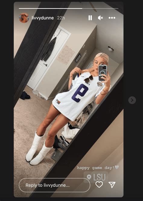 Look Olivia Dunnes Joe Burrow Jersey Photo Goes Viral The Spun