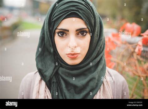 Hijab Hi Res Stock Photography And Images Alamy
