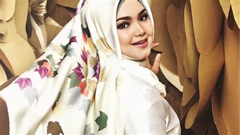 Siti nurhaliza binti tarudin 11 january 1979, kampung awah, temerloh, pahang, malaysia. Chord & Lirik Lagu-lagu Populer Siti Nurhaliza, Kunci ...