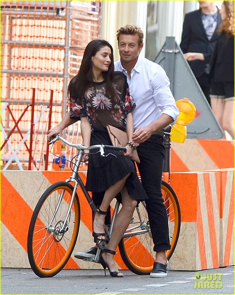 Simon Baker Picks Up A Lady On His Bicycle For Givenchy S Fragrance Commercial Photo 3147525