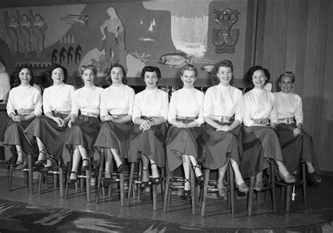 Cocktail Waitresses At The Sand S Hotel In Las Vegas Nevada 1952 R Vegas