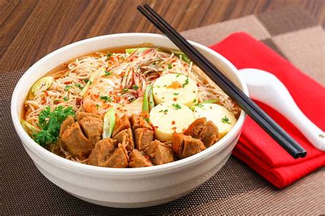 Rebus misoa sampai matang, sisihkan. Misoa Tofu Poll Pedas | Resep dari Dapur KOBE
