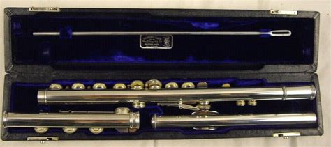 William S Haynes Handmade Silver Flute 18k Riser Offset G Split E Low