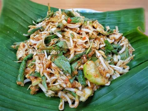 Lihat juga resep karedok sayur mentah enak lainnya. Sejarah dan Resep 25 Kuliner Bandung | Tagar