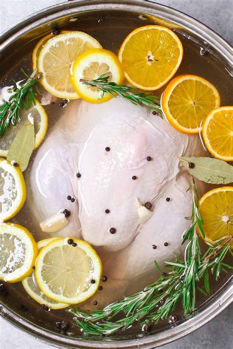 how to brine a turkey {best turkey brine recipe ever} tipbuzz