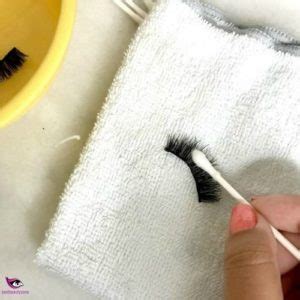 How To Clean False Lashes The Right Way For Reuse 4 Ways To Clean