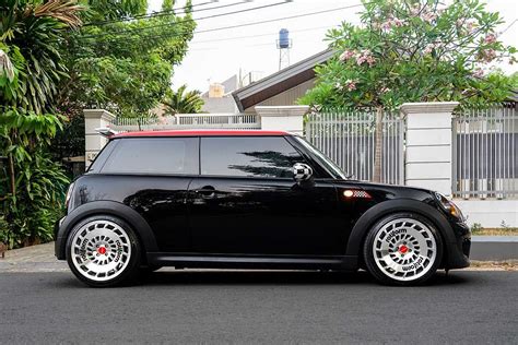 Mini Cooper S R56 Black With Rotiform Ccv Aftermarket Wheels Wheel Front
