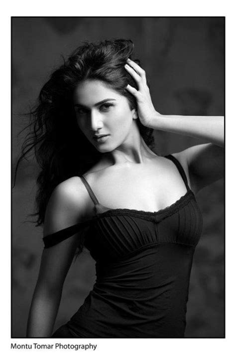 Naked Vaani Kapoor Added 07192016 By Makhan