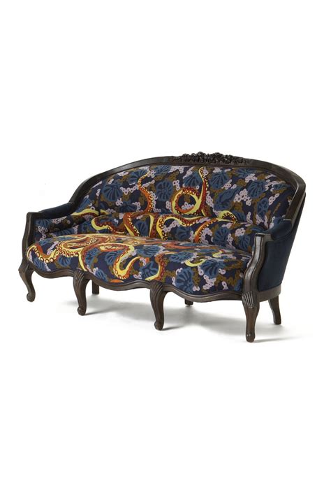 Miego vieta ir 2 ištraukiami stalčiai romantiška sofa „amelie pradžiugins kiekvieną mergaitę. Amelie Sofa, Fathoms - Anthropologie.com - 8 legged ...