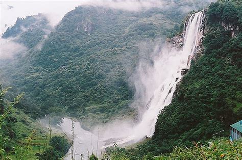 Nuranang falls, also known as bong bong falls, is located in tawang district of arunachal pradesh, india. Nuranang Falls - Waterfalls of Arunachal Pradesh
