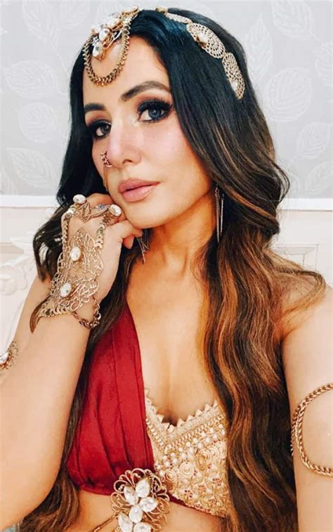 Hina Khan Shares Pictures From The Set Of Naagin 5 And She Looks Totally Intriguing