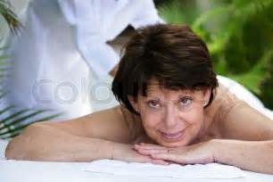 Moden Kvinde Der Har En Massage Stock Foto Colourbox