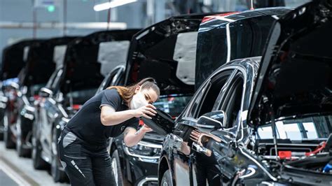 Daimler Ag Sorgt Bei Mitarbeitern F R Fassungslosigkeit Gezielt