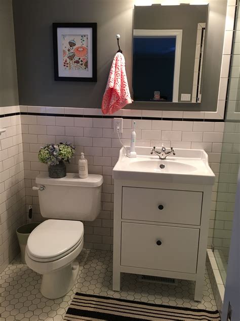 The bathroom is associated with the weekday morning rush, but it doesn't have to be. IKEA Hemnes Bathroom Vanity | Badezimmer, Kleine ...