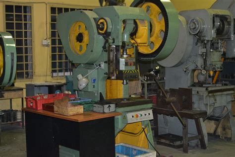 It operates in the miscellaneous store retailers sector. Galeri Sha Banknote: LAWATAN KEKILANG MARIWASA KRAFTANGAN ...